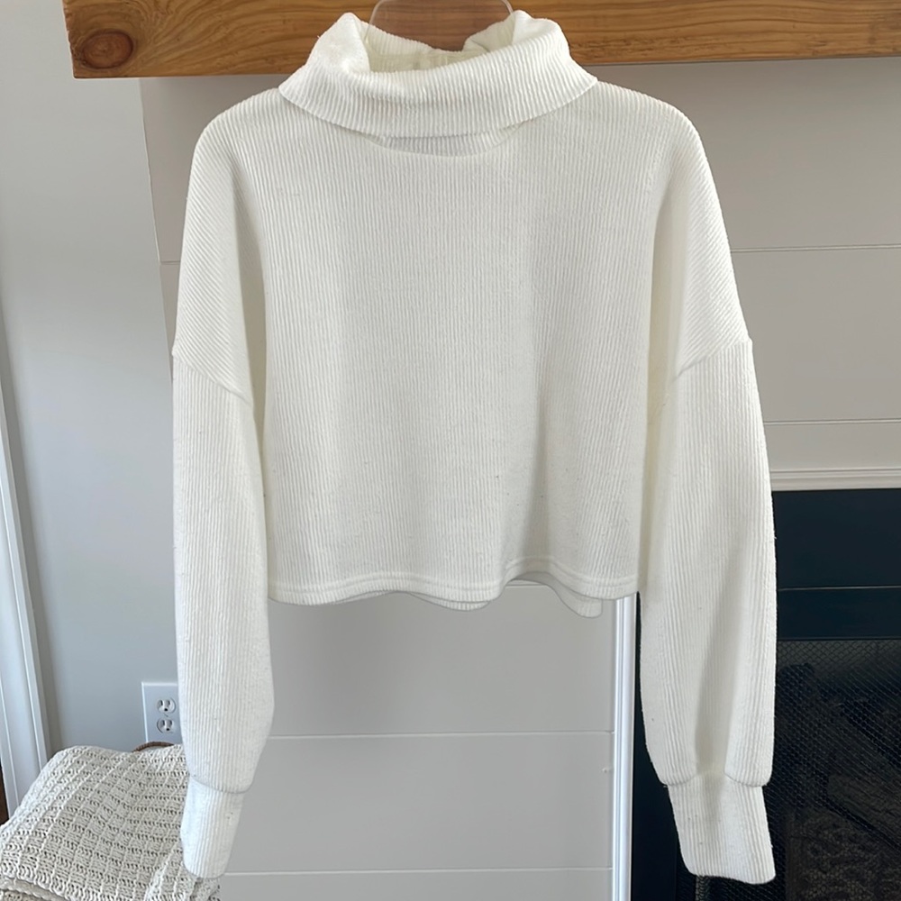 White Cropped Turtleneck